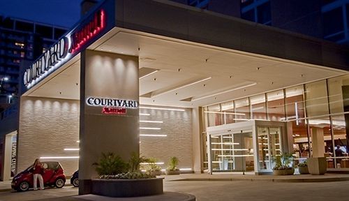Courtyard By Marriott Bethesda Chevy Chase Hotel Екстериор снимка