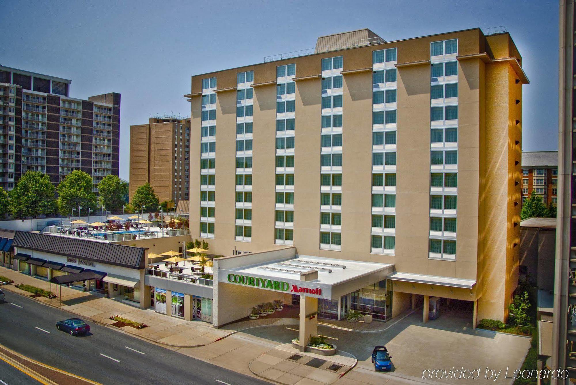 Courtyard By Marriott Bethesda Chevy Chase Hotel Екстериор снимка