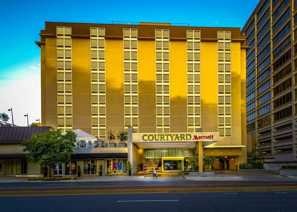 Courtyard By Marriott Bethesda Chevy Chase Hotel Екстериор снимка