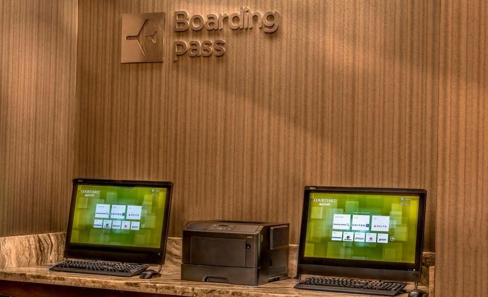 Courtyard By Marriott Bethesda Chevy Chase Hotel Екстериор снимка